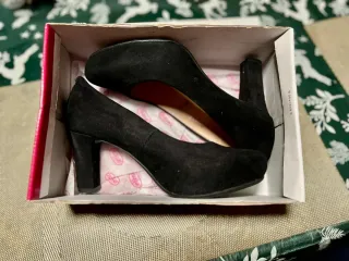 Zapatos de tacón negros para mujer