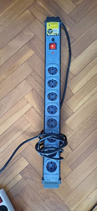 Regleta 8 Tomas con Interruptor y Cable 3m