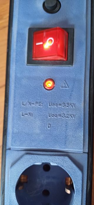 Regleta 8 Tomas con Interruptor y Cable 3m