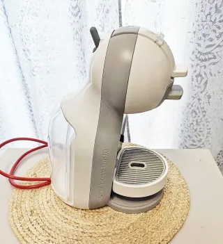 Cafetera Dolce Gusto Automática blanca y gris