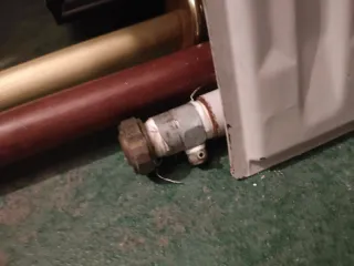 Radiador de agua metálico