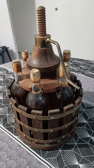 Soporte decorativo 6 botellas madera