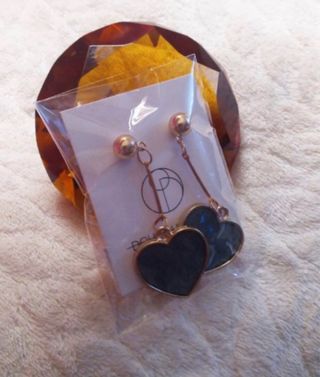 Pendientes largos con corazón azul y dorado