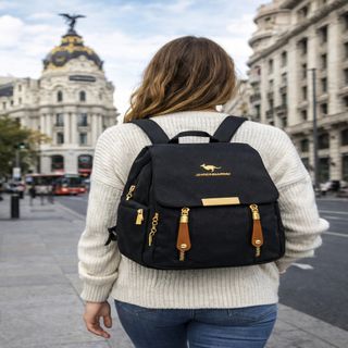 Mochila Negra Impermeable Elegante y Funcional