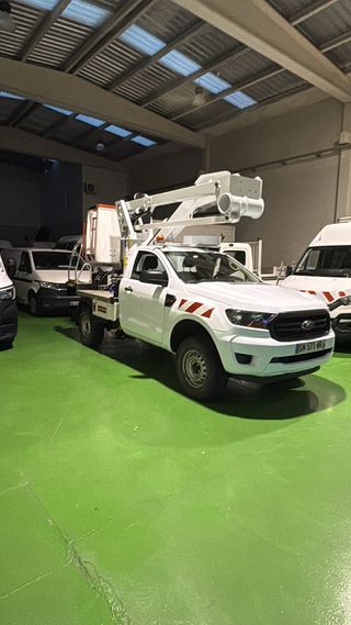 Camión Cesta Pick Up 4x4