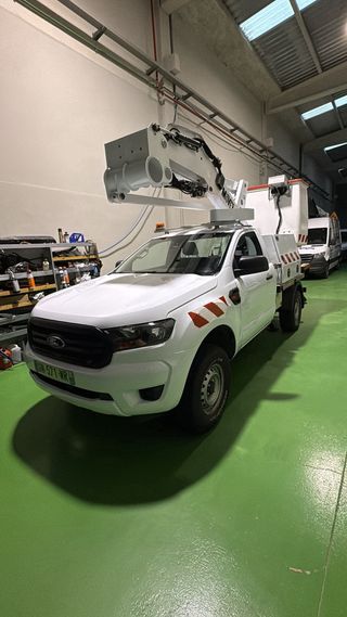 Camión Cesta Pick Up 4x4