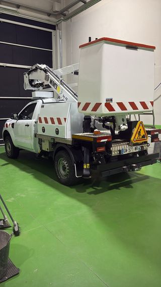 Camión Cesta Pick Up 4x4