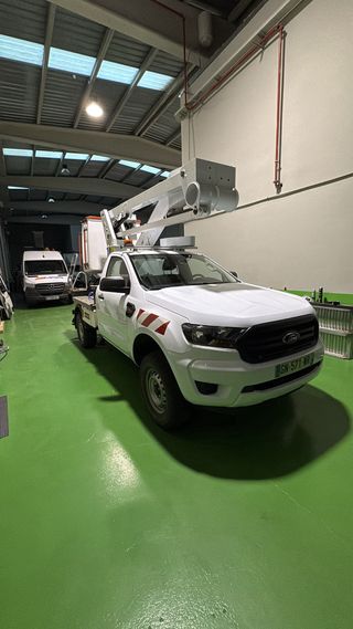 Camión Cesta Pick Up 4x4