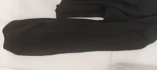 Blusa negra elegante con encaje