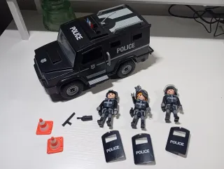 Lote policía Playmobil: Camión y figuras