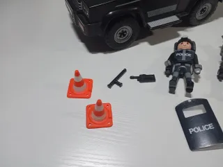 Lote policía Playmobil: Camión y figuras