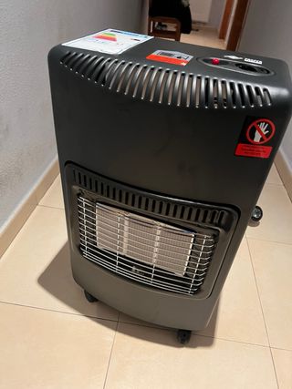 Estufa de Gas PROFER Negra y Gris