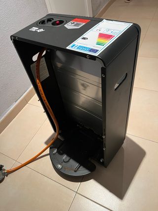 Estufa de Gas PROFER Negra y Gris