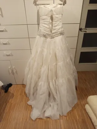 Vestido de Novia Blanco con Cinturón Brillante