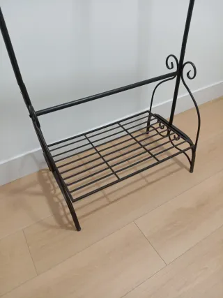 Burro perchero de metal negro-marron