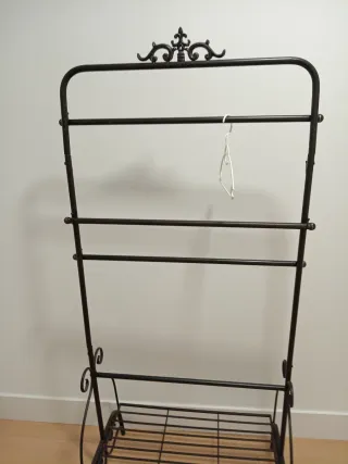 Burro perchero de metal negro-marron