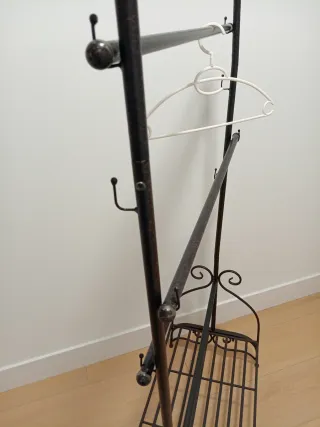 Burro perchero de metal negro-marron