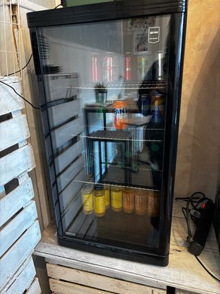 Nevera expositora de bebidas