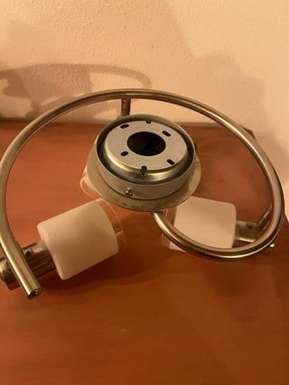 Lámpara de metal y cristal