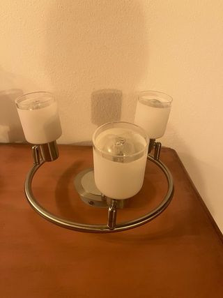Lámpara de metal y cristal