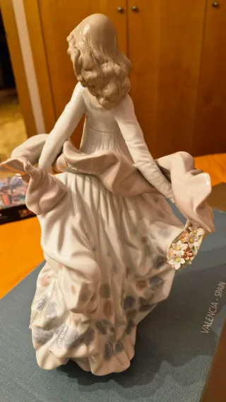 Figura Lladró Mujer Porcelana