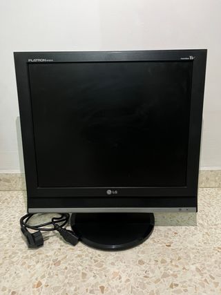 Monitor LG Flatron 19” SIN MANDO A DISTANCIA