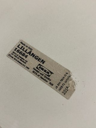 Espejo de madera con puerta y baldas