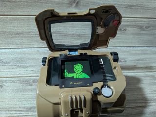 Pip-Boy Fallout 4 Edizione Limitata CIB (no gioco)