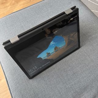 Portátil Convertible 2en1 Medion Akoya E2225T 11.6