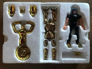 Acuario Camus Caballeros del Zodiaco Bandai