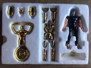 Acuario Camus Caballeros del Zodiaco Bandai