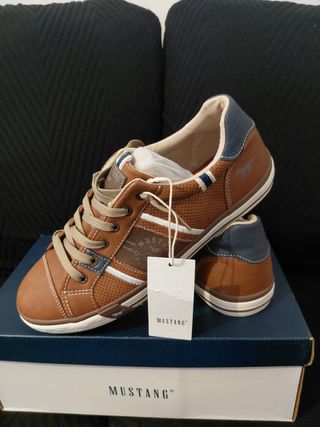 Zapatos Mustang Talla 42 Marrones y Azules