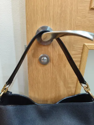 Bolso Michael Kors Piel Negro Tachuelas Doradas