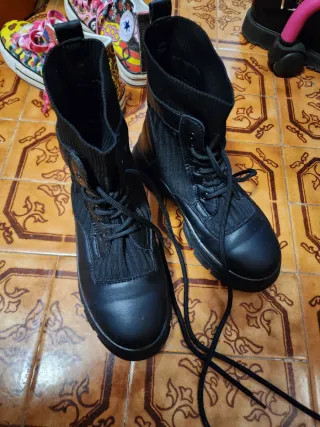 Botas tela y polipiel negras