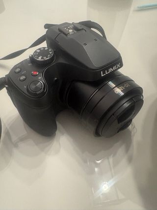 Panasonic DC-FZ82 Cámara Negra.