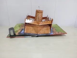 Caballeros y Castillos (Larousse - Infantil / J...