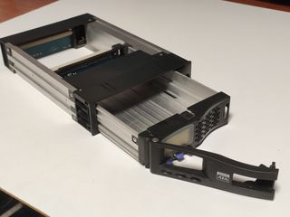 Carcasa Hot Swap SATA 5.25 con Display