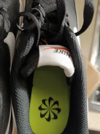 Zapatillas Nike Court Legacy Negras y Blancas