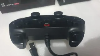 Mando de consola negro