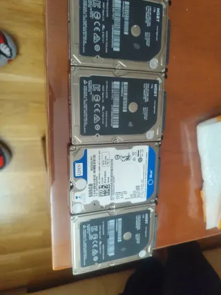 Discos Duros HGST 1TB y 500GB