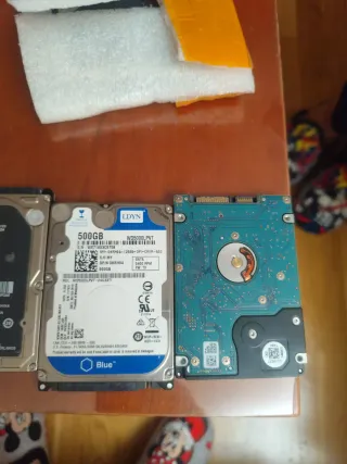 Discos Duros HGST 1TB y 500GB