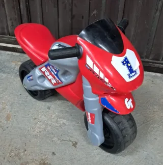 Moto Feber Plástico Roja