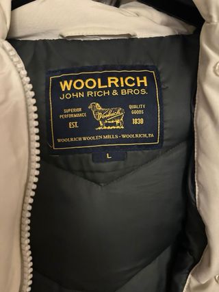 Giacca invernale beige con cappuccio