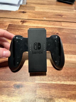 Nintendo Switch + 5 juegos + Mando Pro + funda