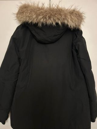 Giacca invernale nera con cappuccio
