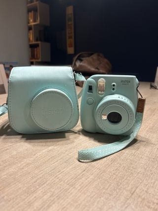Cámara Instax Mini 9 Fujifilm Turquesa + Funda