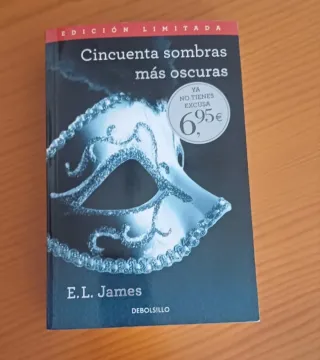 Libro Cincuenta Sombras Más Oscuras E.L. James