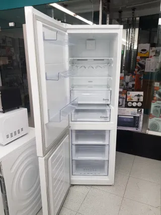 Nevera Combi Beko 1.85m con garantía