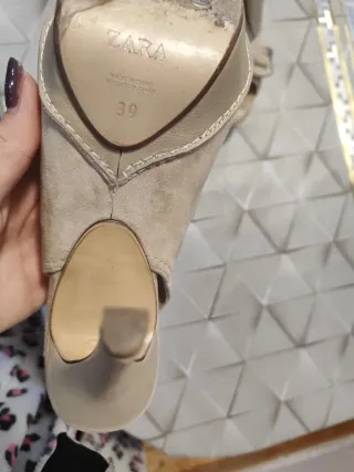 Tacones de Zara color Beige Talla 39
