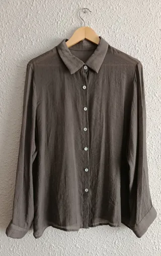 Camisa gris mujer